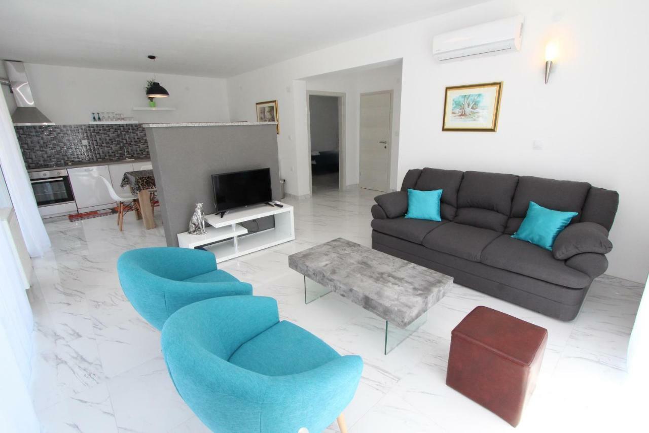 Apartment Karlo 2 로비니 외부 사진