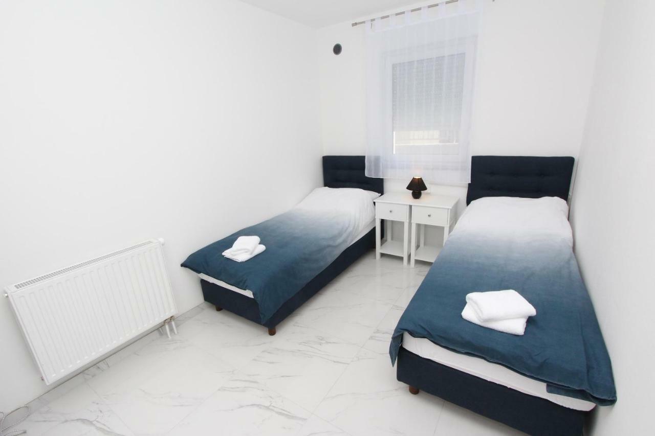 Apartment Karlo 2 로비니 외부 사진