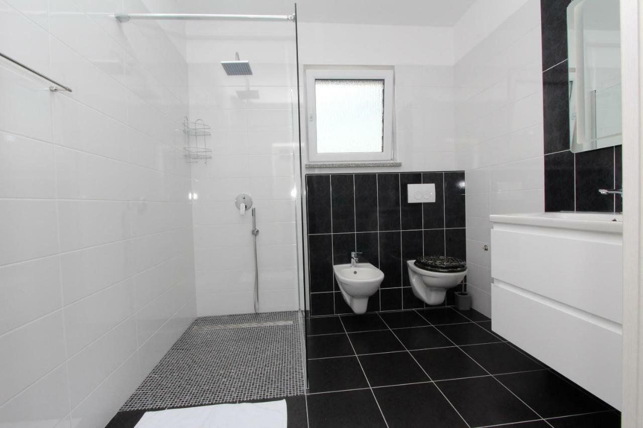 Apartment Karlo 2 로비니 외부 사진