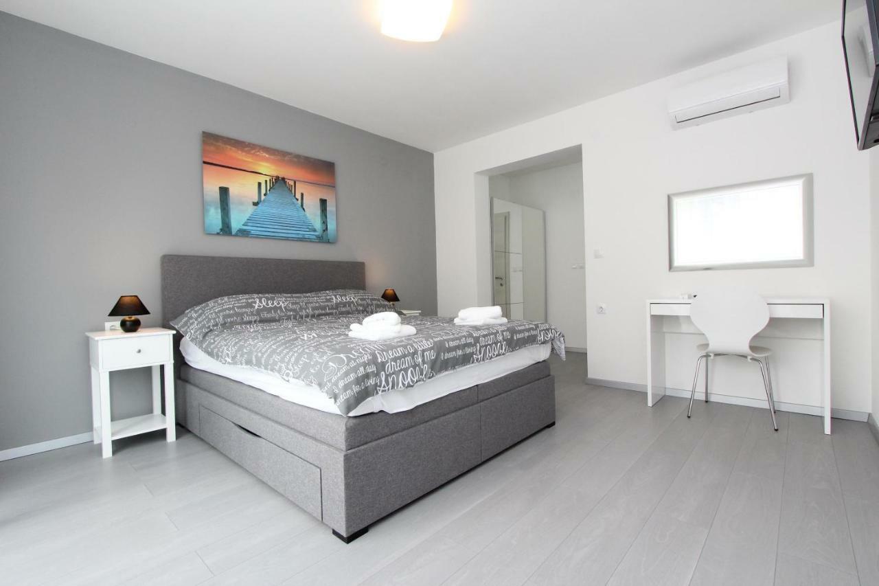 Apartment Karlo 2 로비니 외부 사진